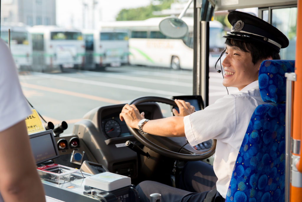【正社員】バス運転手 大型自動車第二種免許なし